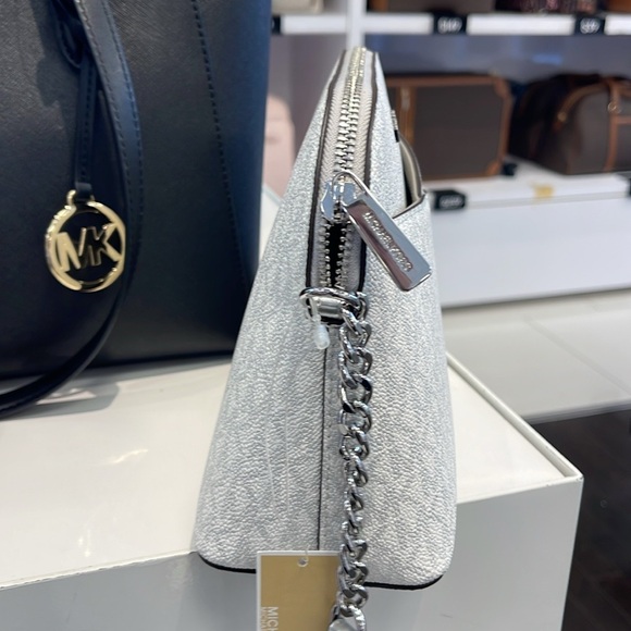 Michael Kors Jet Set Travel Medium Signature Logo Dome Crossbody Satchel Bag
NWT - Picture 15 of 16